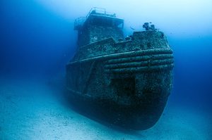 wreck diving sites in Dubai