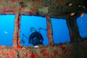 accessories of wreck diving